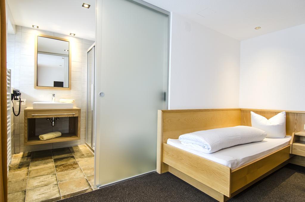 Hotel Garni Persutt Ischgl Kültér fotó