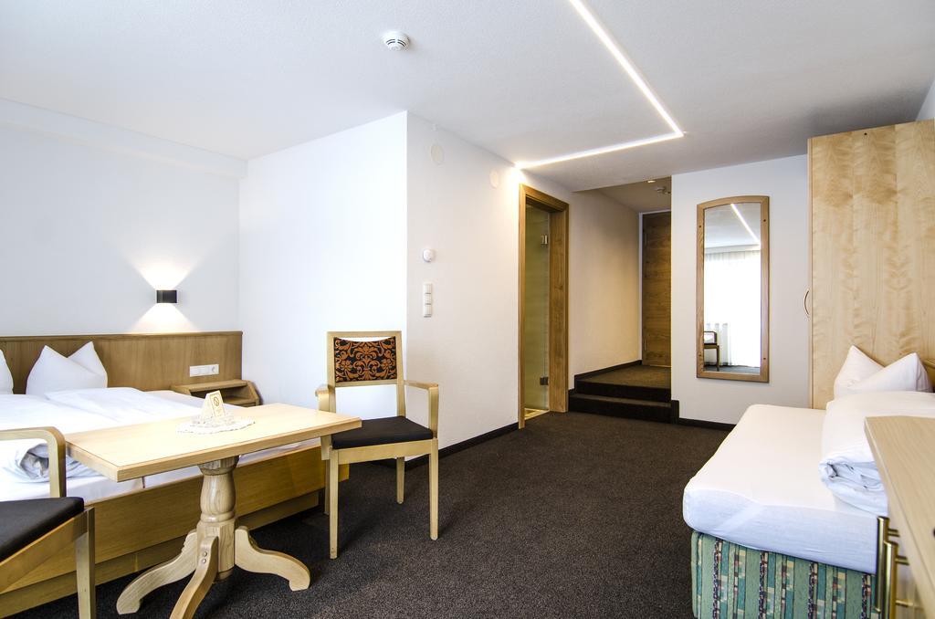 Hotel Garni Persutt Ischgl Kültér fotó