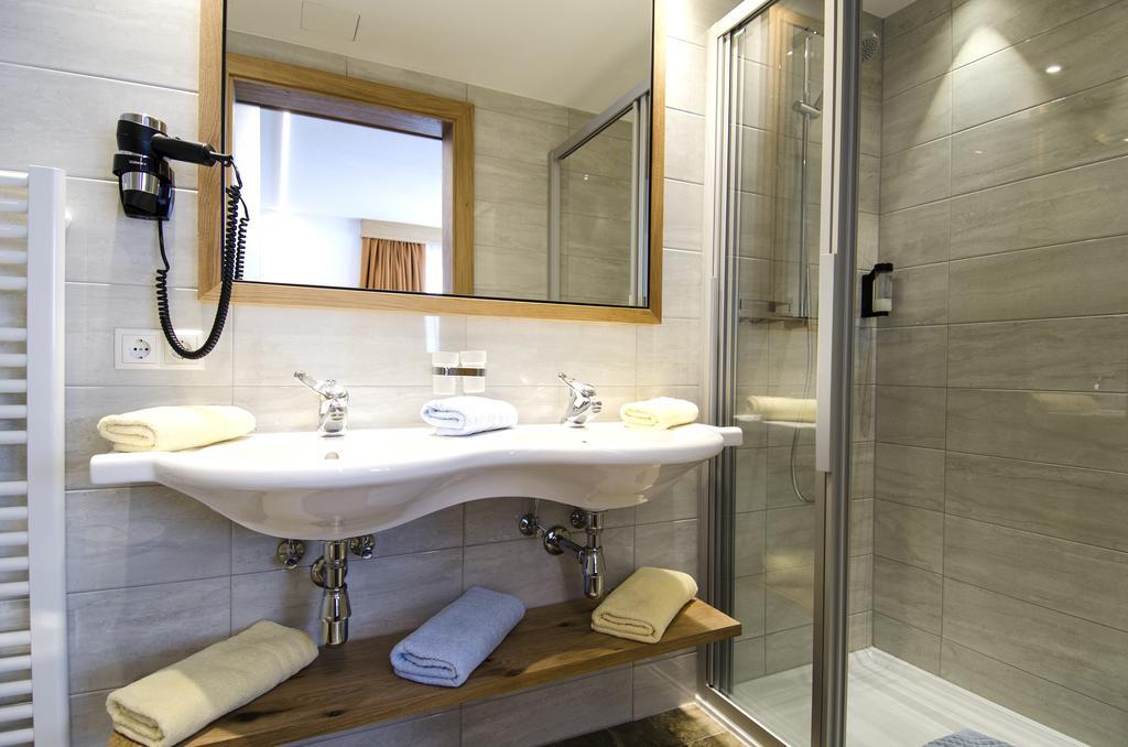 Hotel Garni Persutt Ischgl Kültér fotó