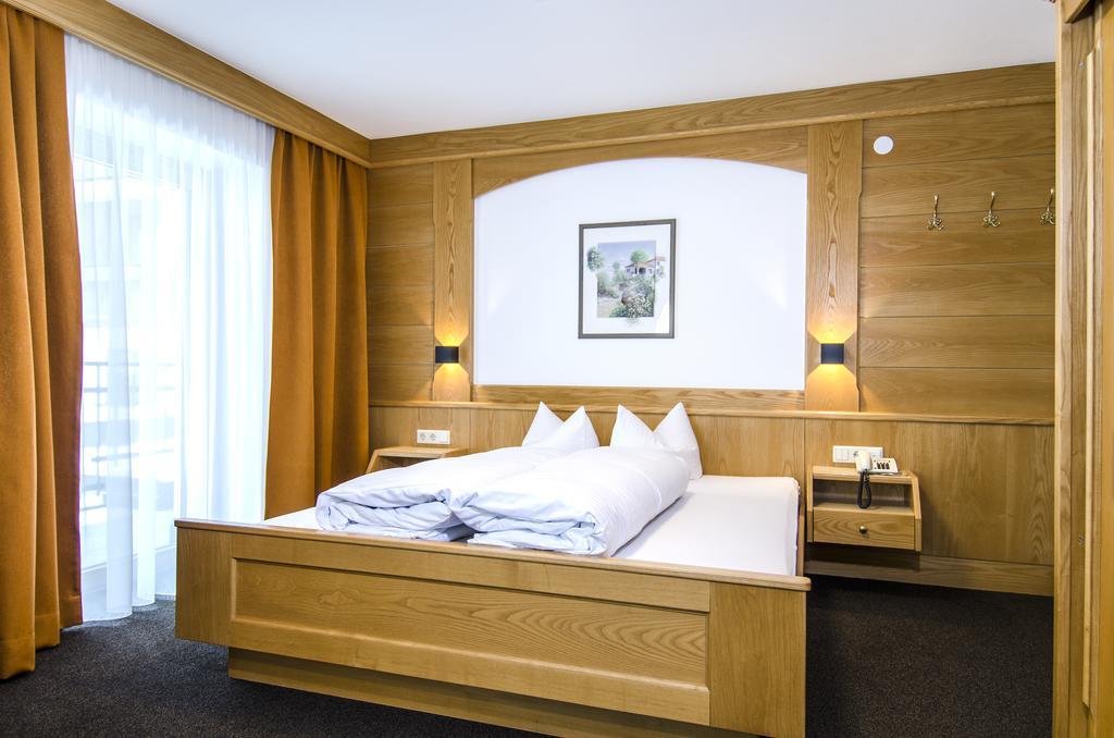 Hotel Garni Persutt Ischgl Kültér fotó