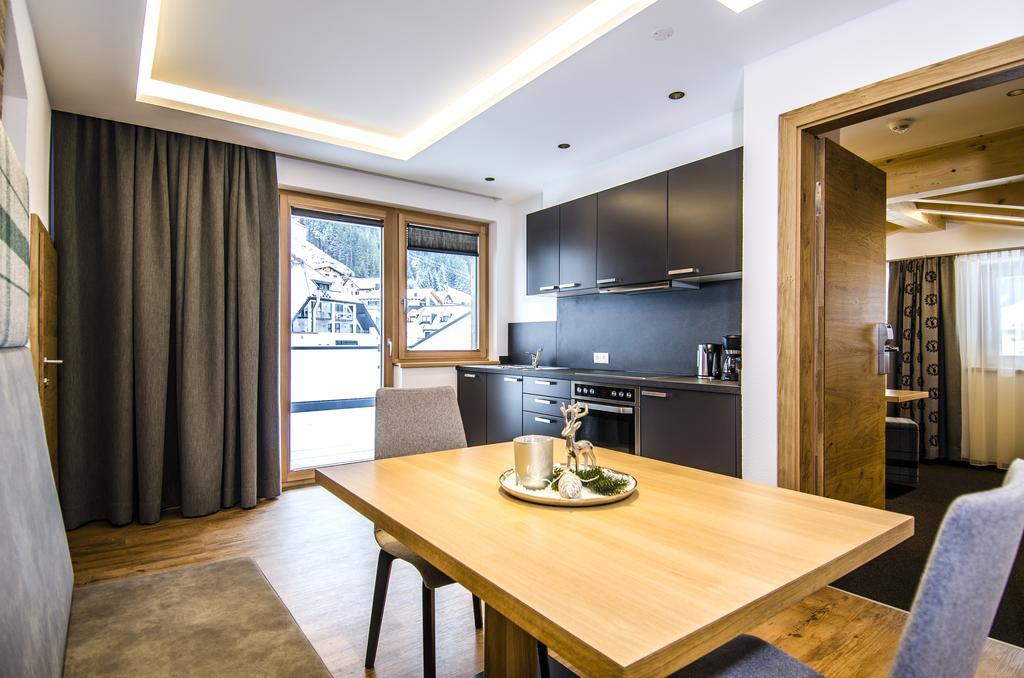 Hotel Garni Persutt Ischgl Kültér fotó
