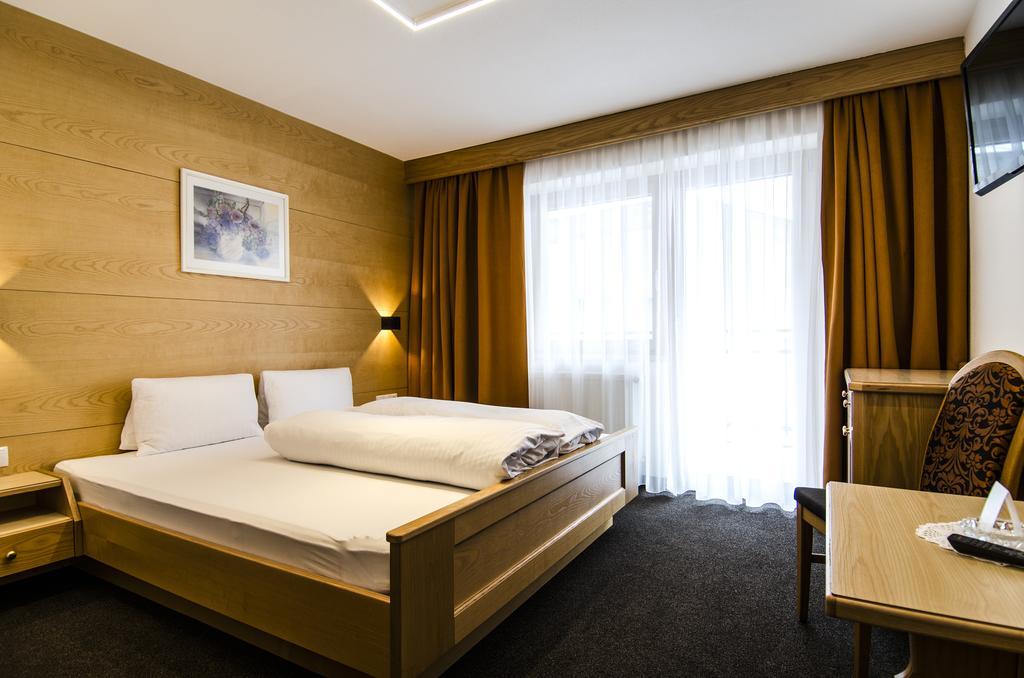 Hotel Garni Persutt Ischgl Kültér fotó