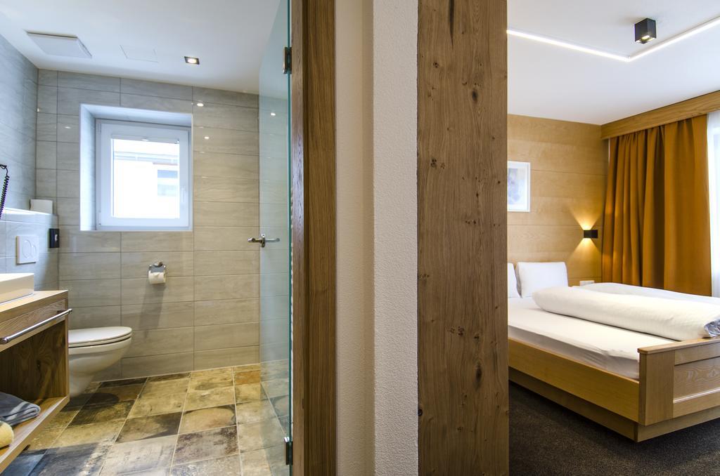 Hotel Garni Persutt Ischgl Kültér fotó